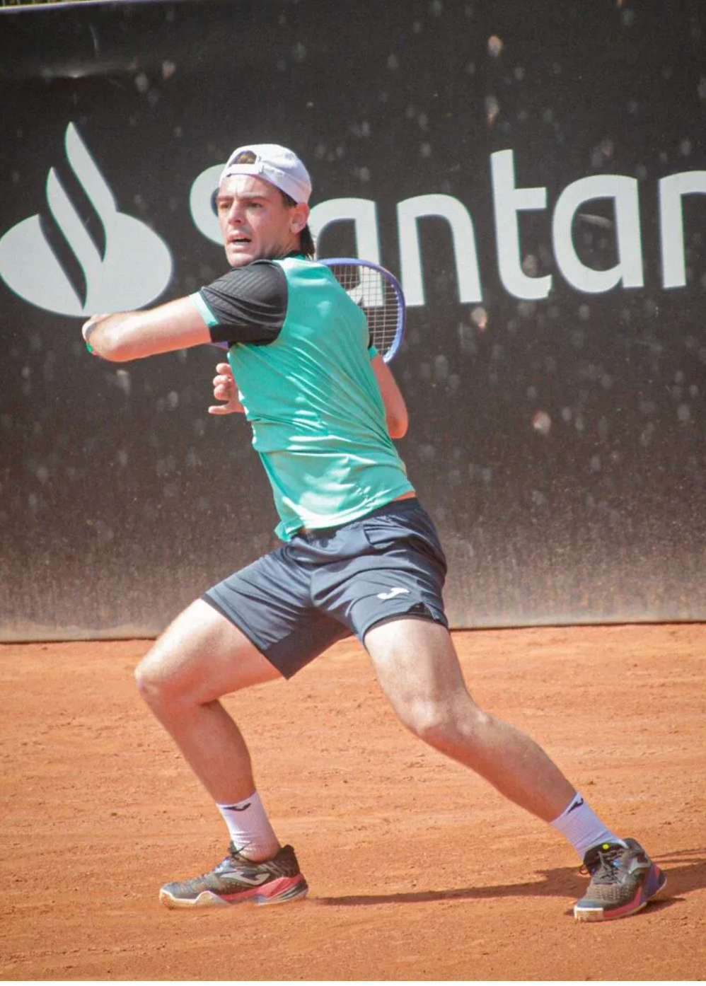 星空体育官网下载-他，27岁，过去7年里“卖”了8场球…. 球场上这一切，全是赌局…